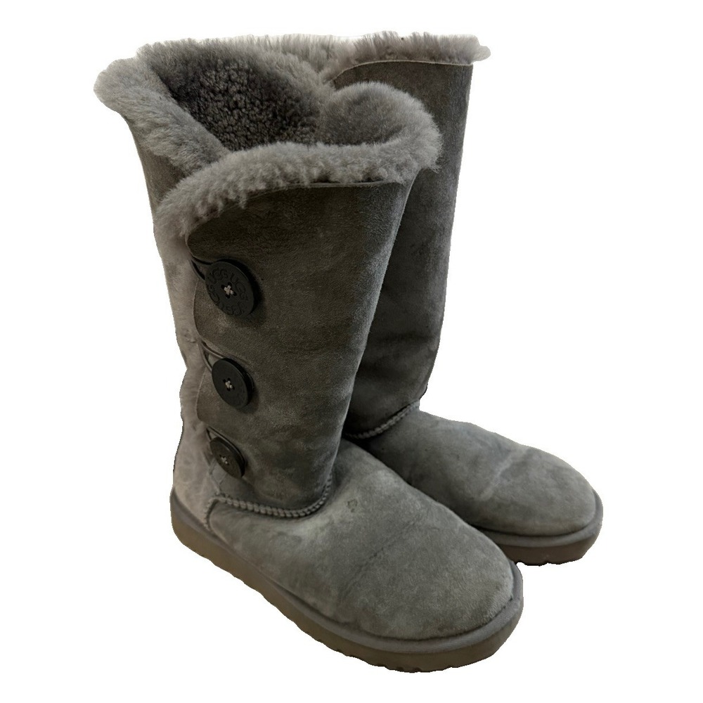 UGG Bailey Button Triplet Tall Gray Sheepskin Boots Women's Classic Size 8